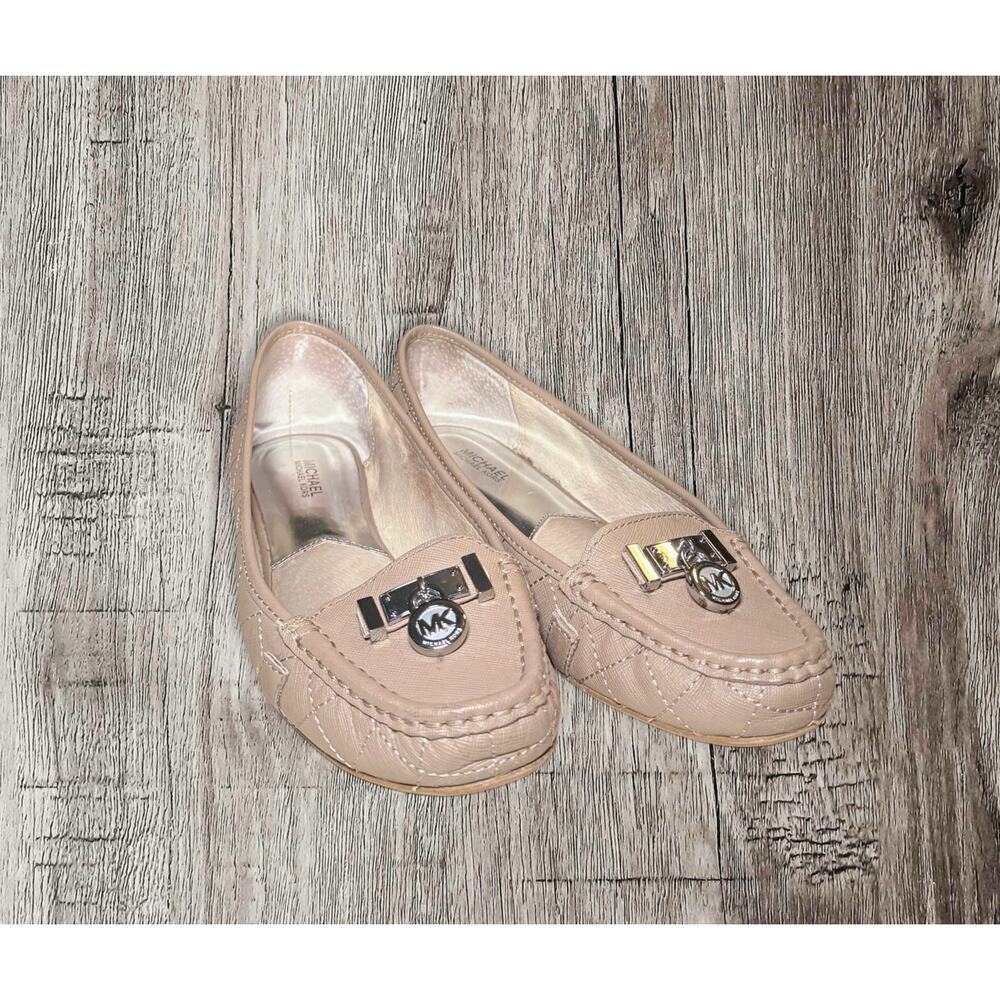 Michael Kors Carlson beige loafers size 8.5‎